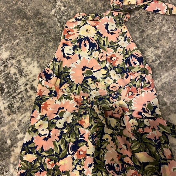 Floral open back tie top - Picture 2 of 3